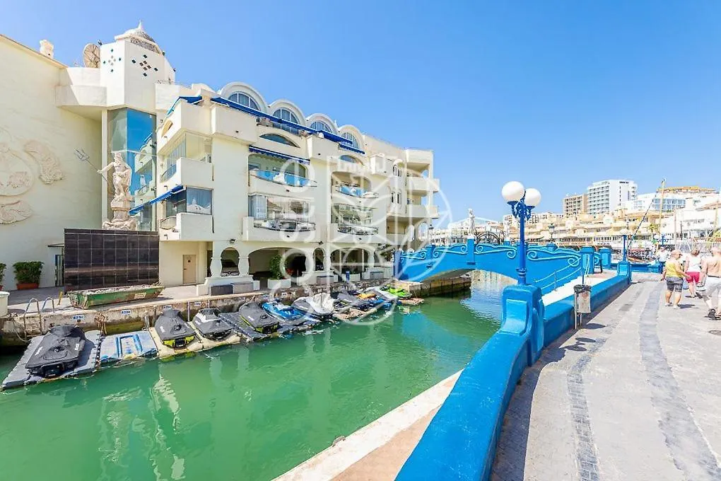 Malaga Puerto De Benalmadena En La Primera Isla Con Piscina Y Parking 3 Habitaciones Vista Al Mar Y Yates