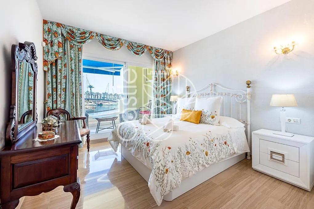 Lägenhet Malaga Puerto De Benalmadena En La Primera Isla Con Piscina Y Parking 3 Habitaciones Vista Al Mar Y Yates