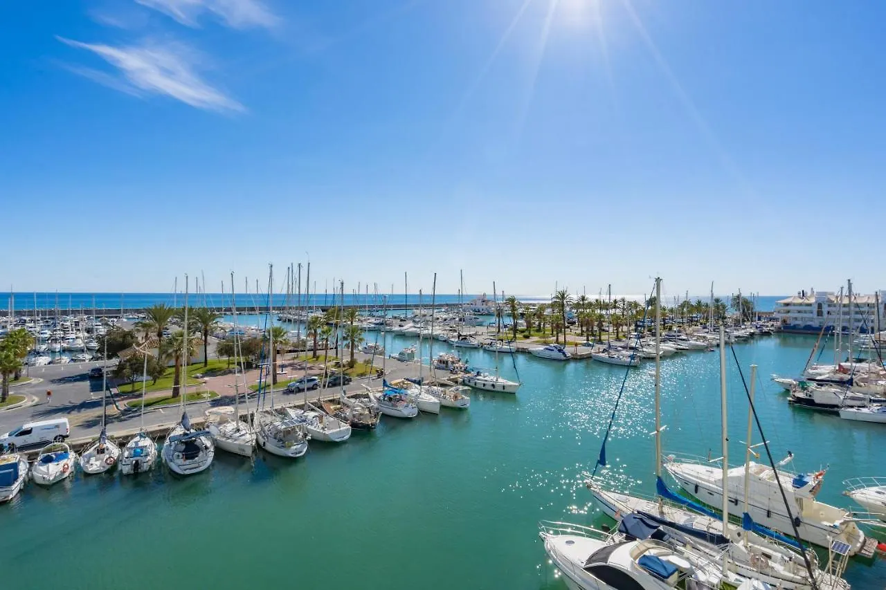 Malaga Puerto De Benalmadena En La Primera Isla Con Piscina Y Parking 3 Habitaciones Vista Al Mar Y Yates 0*,  Spanien