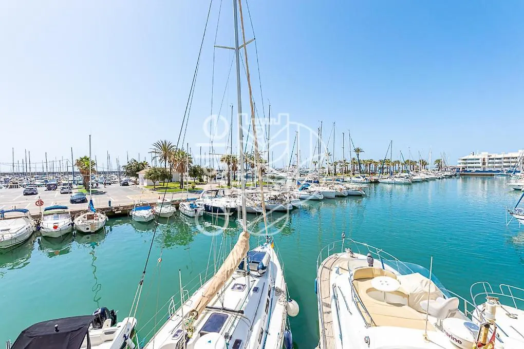 Malaga Puerto Benalmadena: Seaside Apartment with Pool and Marina Views 0*, Benalmadena