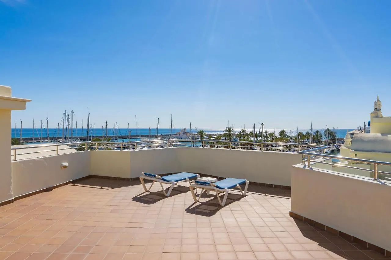 Malaga Puerto Benalmadena: Seaside Apartment with Pool and Marina Views