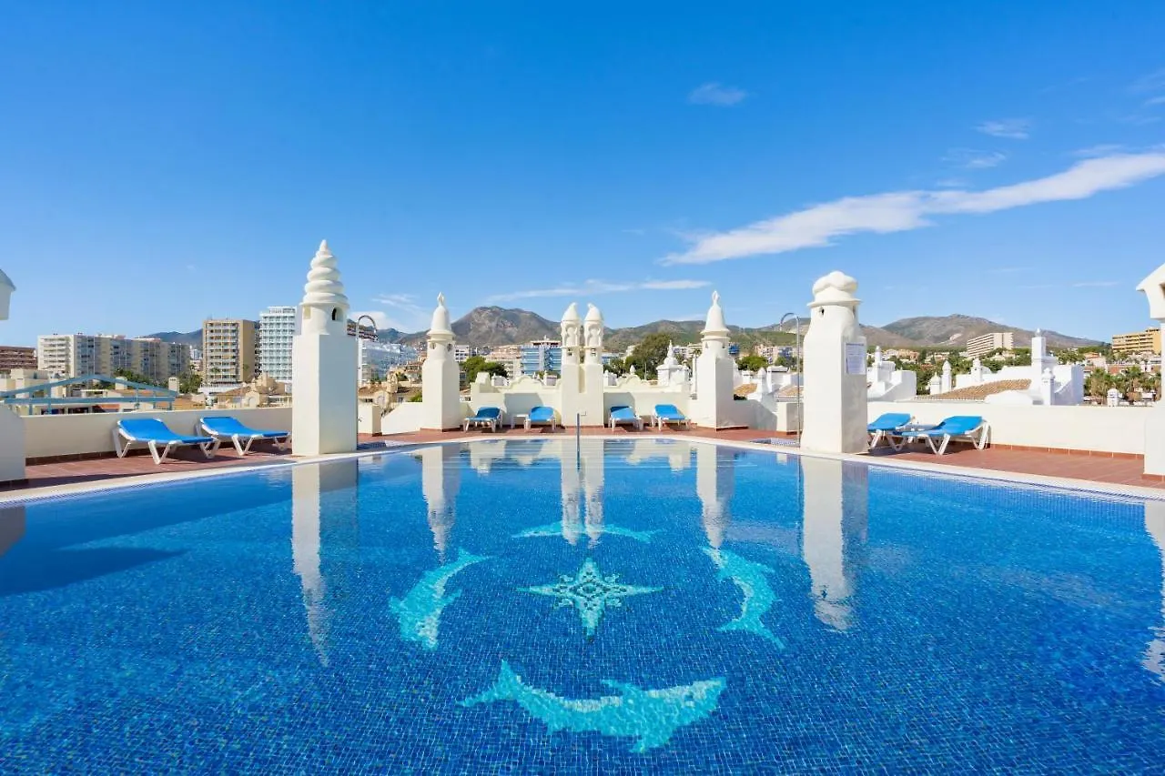 Malaga Puerto Benalmadena: Seaside Apartment with Pool and Marina Views Benalmadena